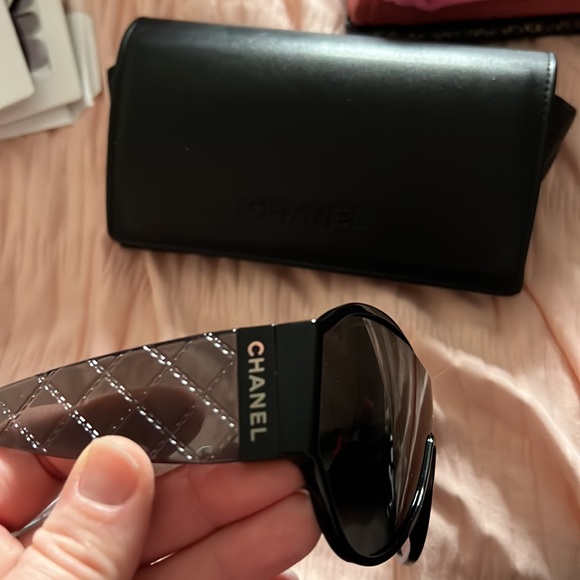 2 sunglasses Versace and Chanel - Picture 6 of 8